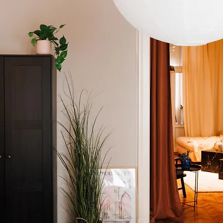 Majestic Hearth Old Town Renovated Apartament *
