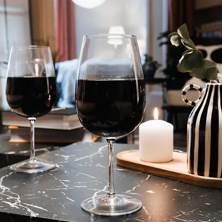 Majestic 108m2 With Balcony Foosball Old Town شقة *